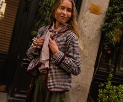 Casaco Curto Duchen Vichy Azul e Bordô Casaco Curto Duchen Vichy Azul e Bordô