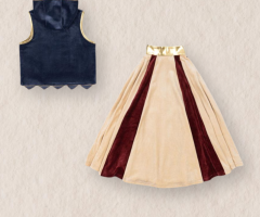 Déguisement Chevalier (Haut à Capuche et Cape) Déguisement Chevalier (Haut à Capuche et Cape)